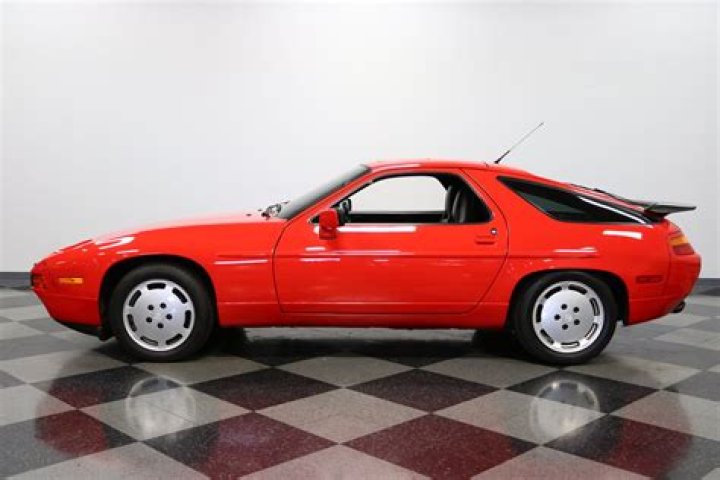 1987 Porsche 928 S4