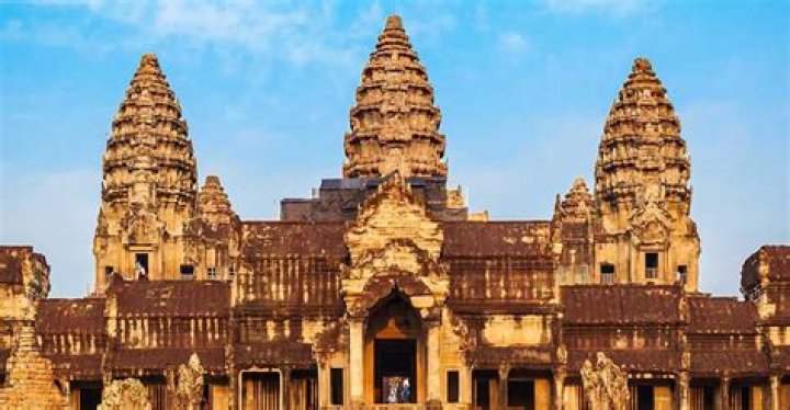 Angkor Wat, the largest temple, now the 8th Wonder of the World | Beyond Kerala