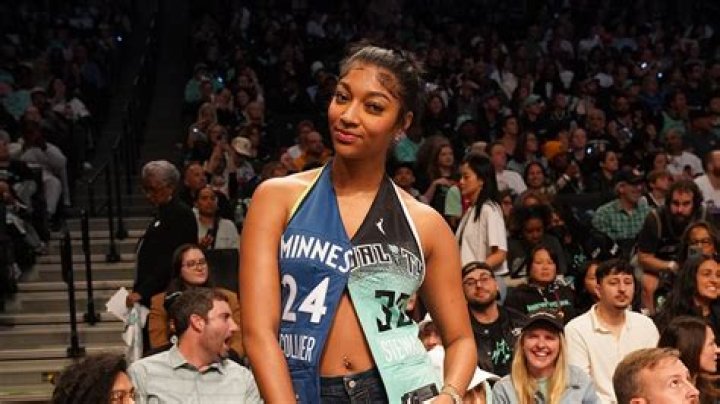 Basketball Star ANGEL REESE Wears Stunning Revealing Dress At Sports Illustrated Dinner!!