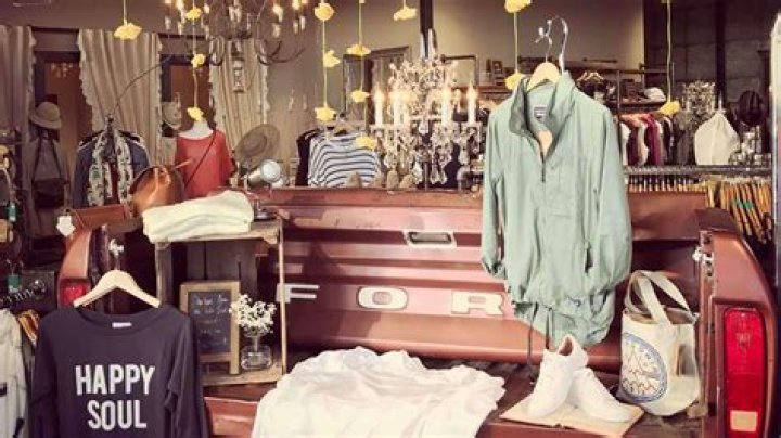 Blue Boutique- Peoria | Enjoy Illinois