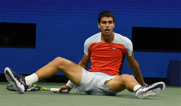 Carlos Alcaraz coaching team trying to get him to stop chasing balls