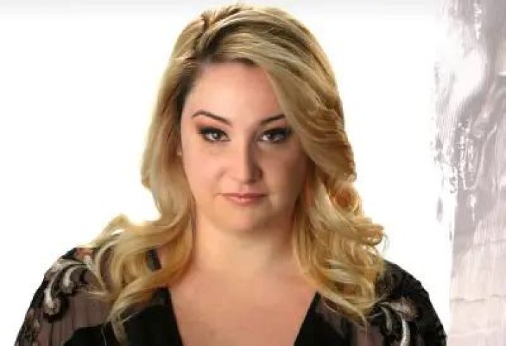 Emma Hunton Weight Loss, Surgery, Wikipedia, Age and Broadway