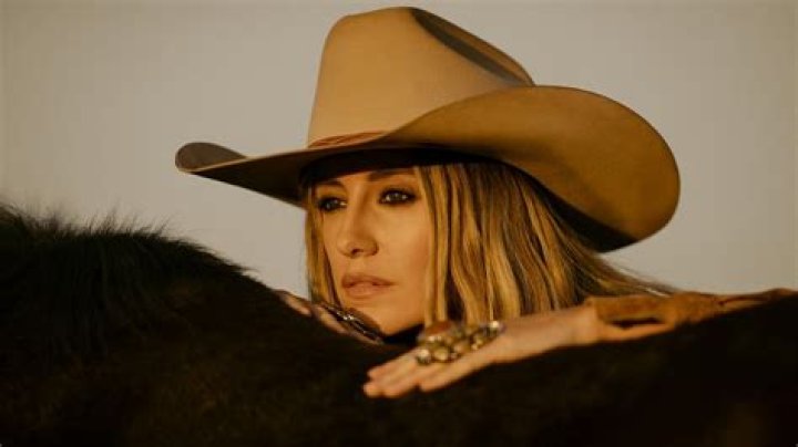 Is Lainey Wilson related to Carnie Wilson? Here's the truth