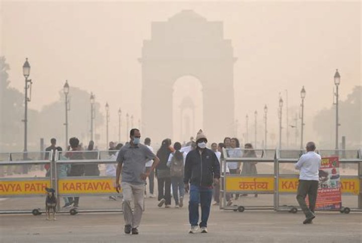 Lucknow too turns 'gas chamber', air quality index plummets | India News