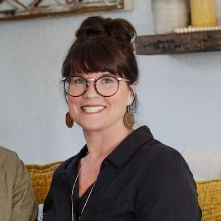 Lyndsay Lamb Bio, Age, Leslie Davis, HGTV, Husband, Son Cancer,