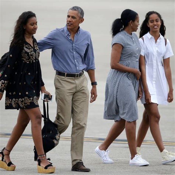 Sasha Obama; College, Height, Age