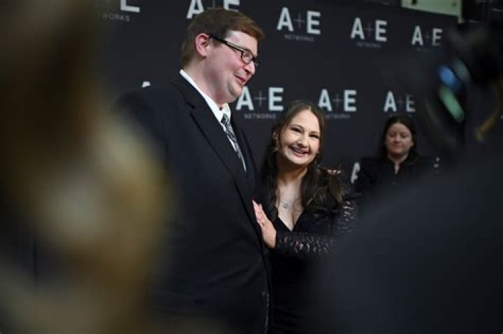 Unveiling The Truth: Dee Dee Crime Scene Photos Explained