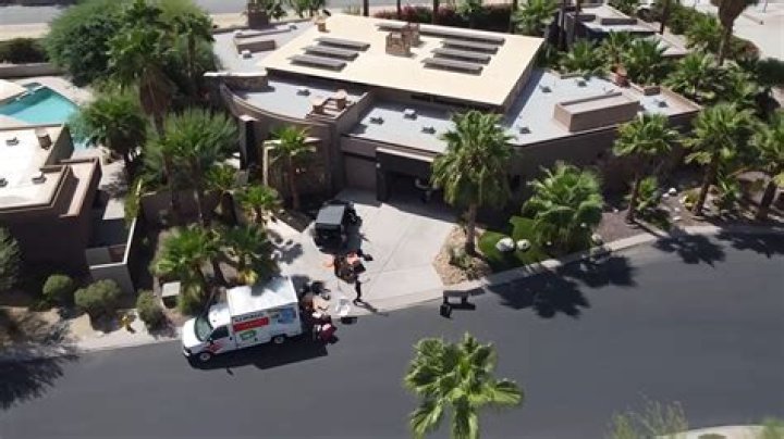 Where does Sebastian Moy live?